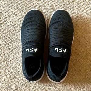 APL Techloom Wave Running Shoe